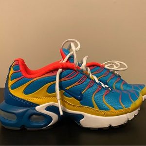 Brand New Nike TN women 8.5/ boys 6.5